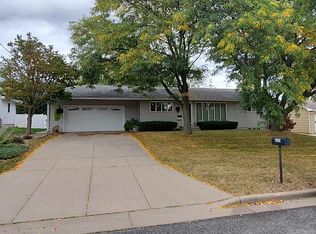 829 Leonard Dr, Eau Claire, WI 54703