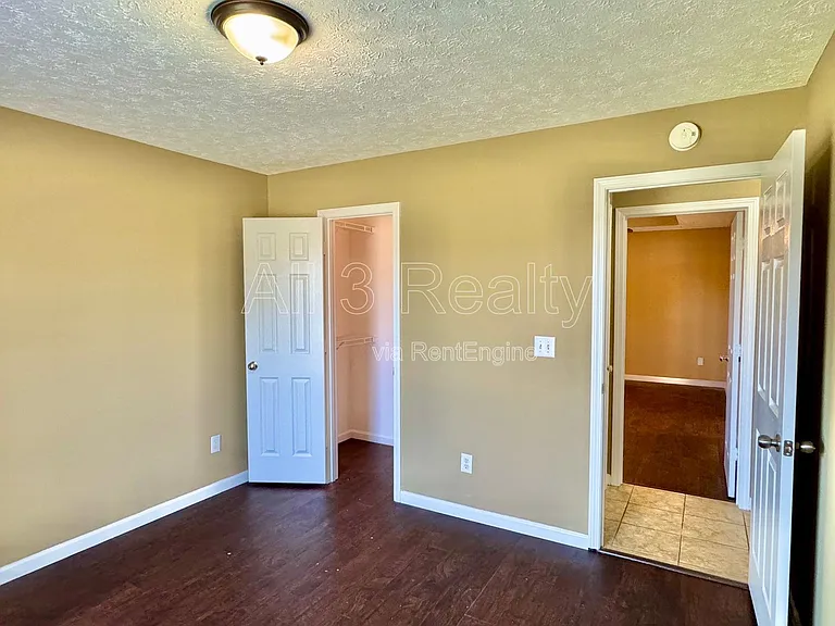 6917 Oak Side Dr — Photo 24