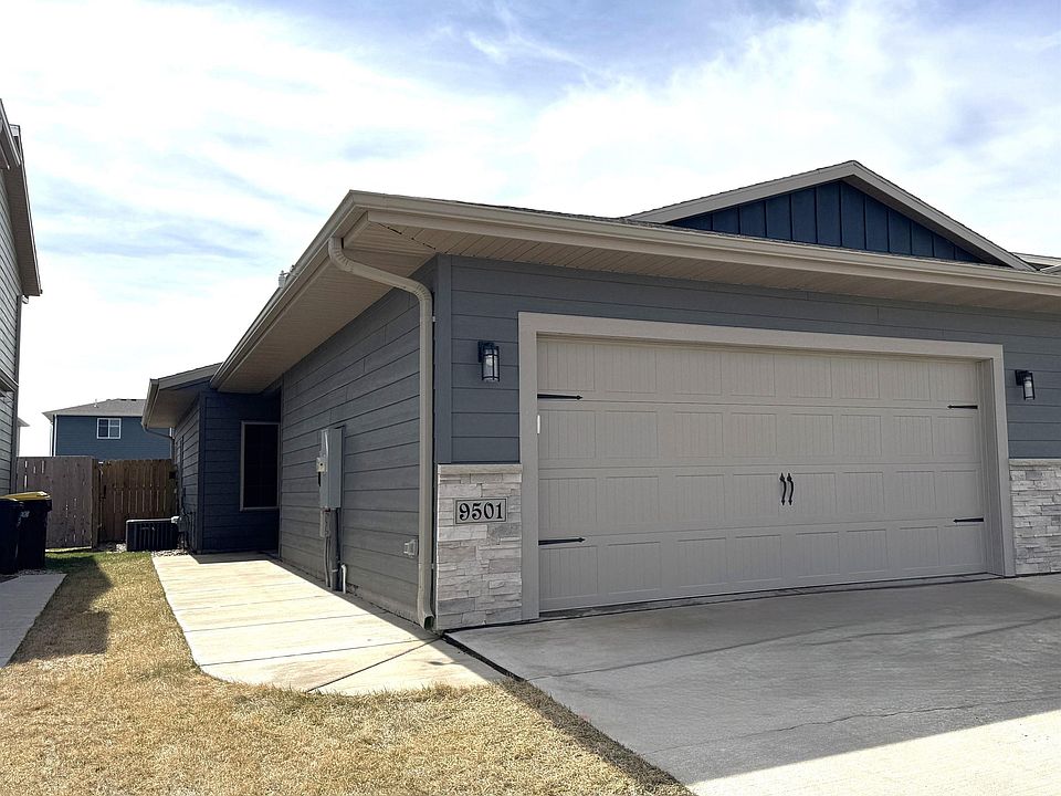 1st image of 9501 W Dolores Dr