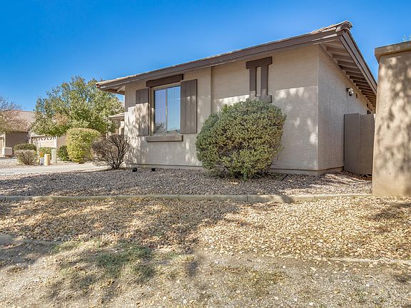 3rd image of 2304 W Fawn Dr