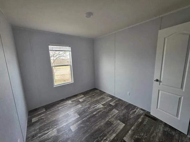1 bed, 1.0 bath, 480 sqft, $950 — Photo 2