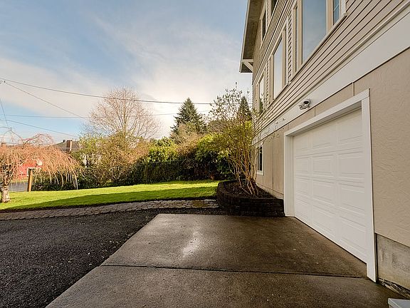 Single car garage