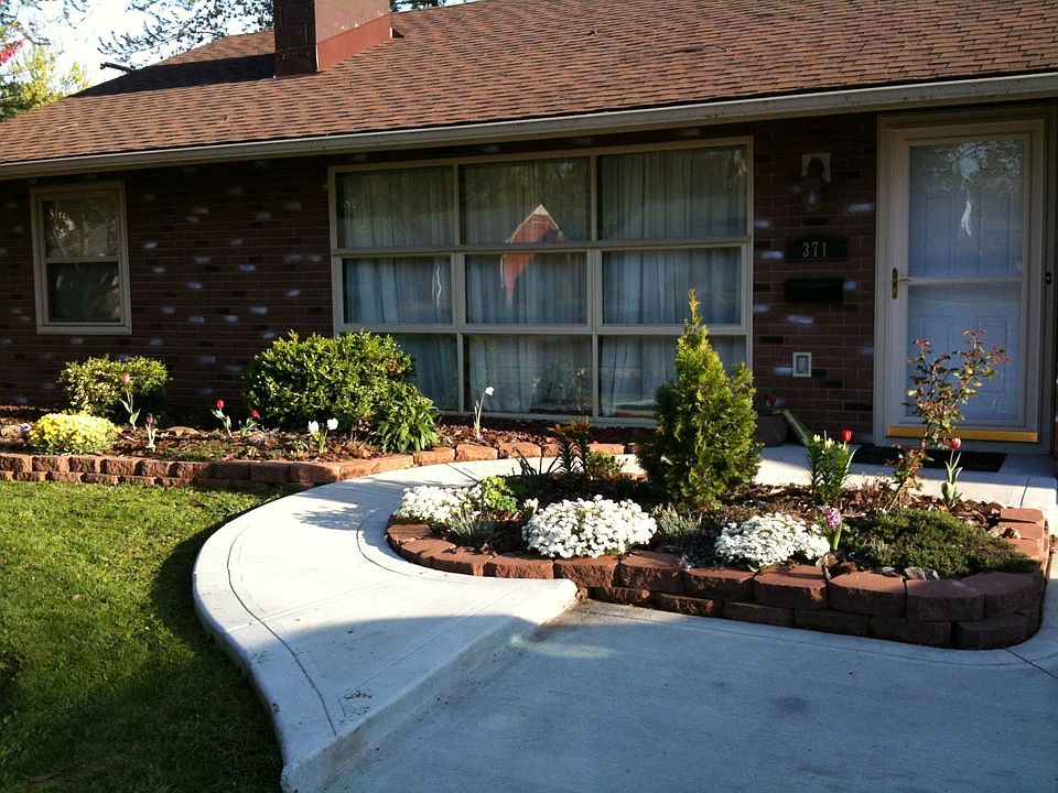 371 Race St, Berea, OH 44017 Zillow