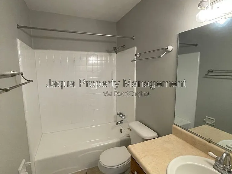 726 Garland Cir — Photo 10