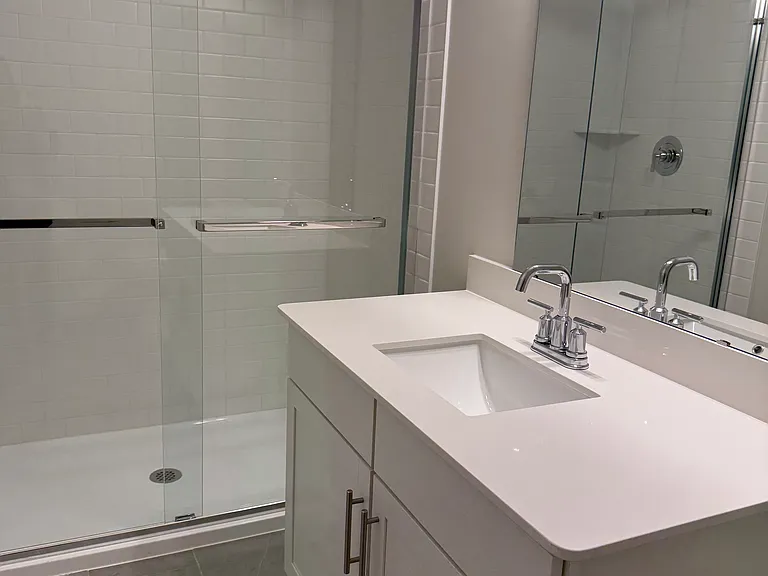 1404 Justin Dr — Photo 23