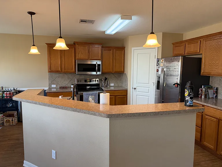 1126 Neuberry Cliffe — Photo 3