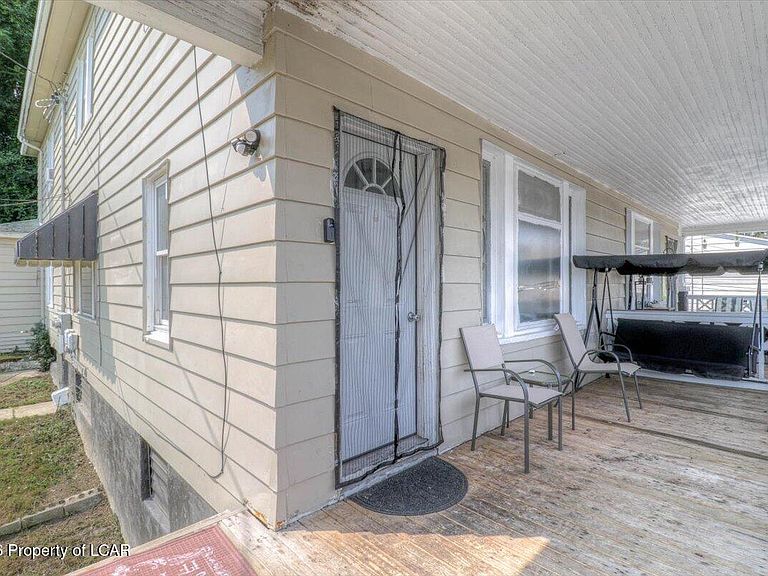 Listing photo 5