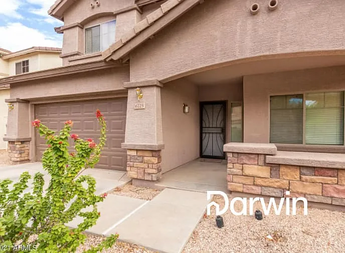 6725 S 49th Dr — Photo 2