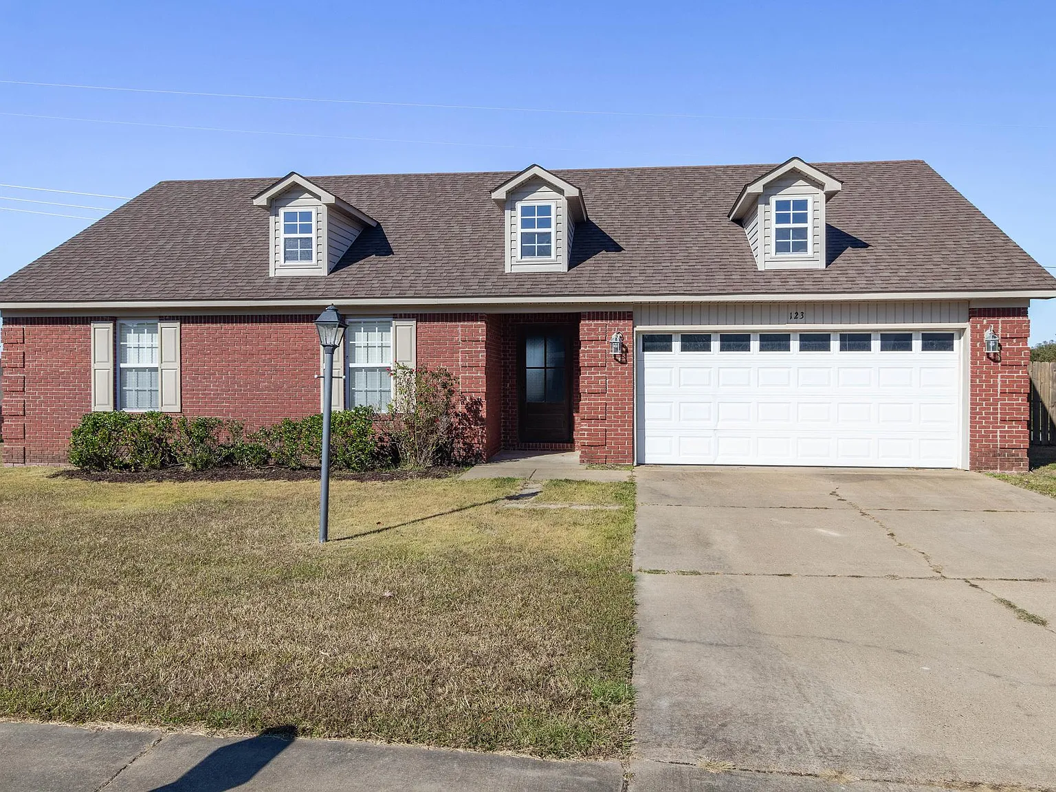 3 bed, 1458 sqft, $2,350 — Photo 1