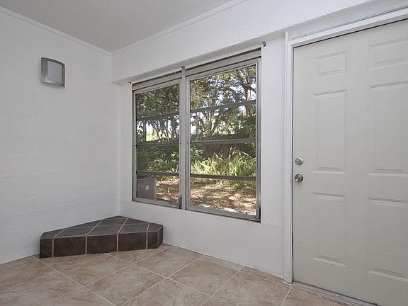 5th image of 1034 De Soto Dr