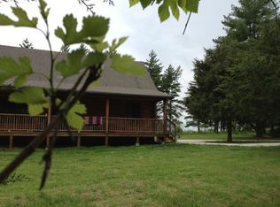 3332 Rock Creek Rd, Ottawa, KS 66067