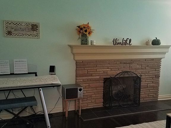 4th image of 30232 Acacia St