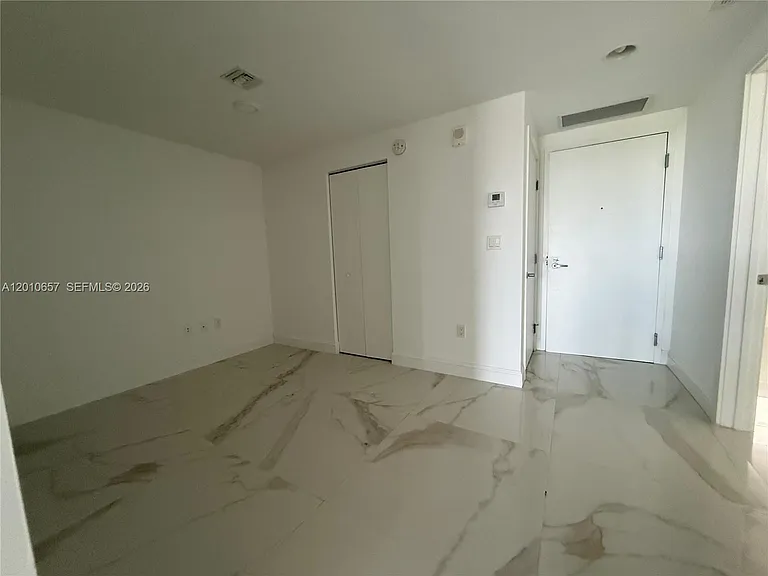 16385 Biscayne Blvd #717 — Photo 22