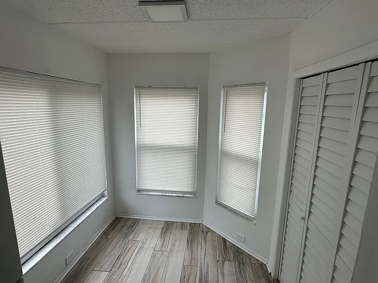 6509 Dumont Ave — Photo 2