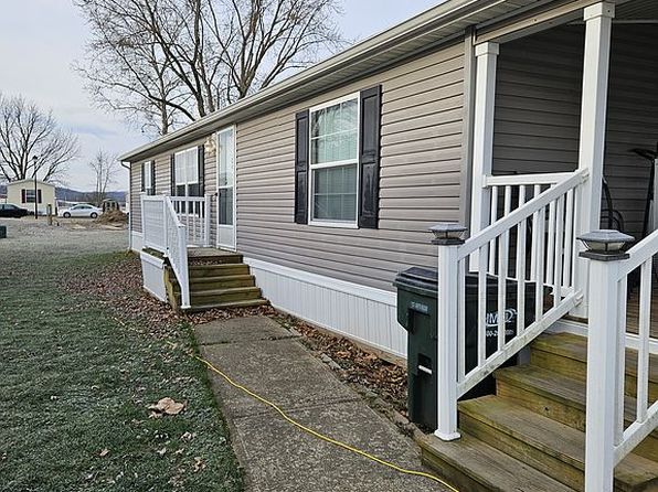 5142 M St NE, Magnolia, OH 44643