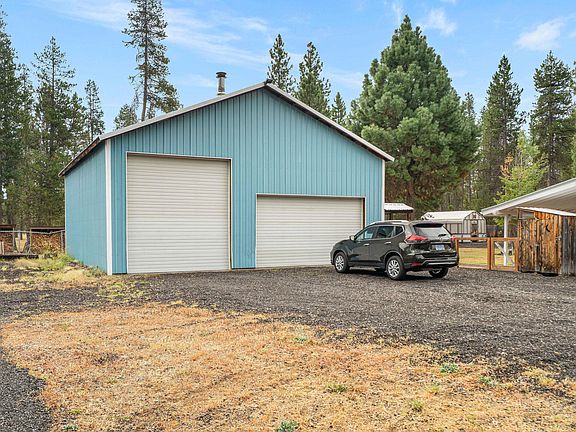 3rd image of 152381 Wagon Trail Rd