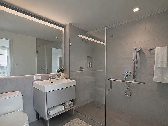 4th image of 92-29 Guy R Brewer Blvd #1505