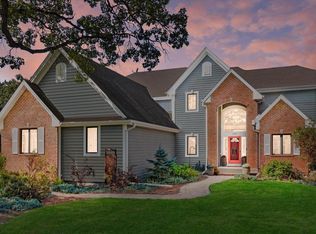 209 Kummrow Ct, Wales, WI 53183