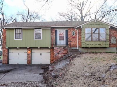 2912 NW Bedford Ct, Blue Springs, MO, 64015