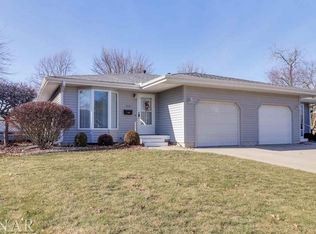 210 N Adams St, El Paso, IL