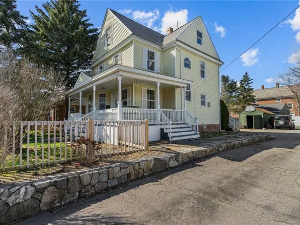 531 Winter St, Woonsocket, RI 02895