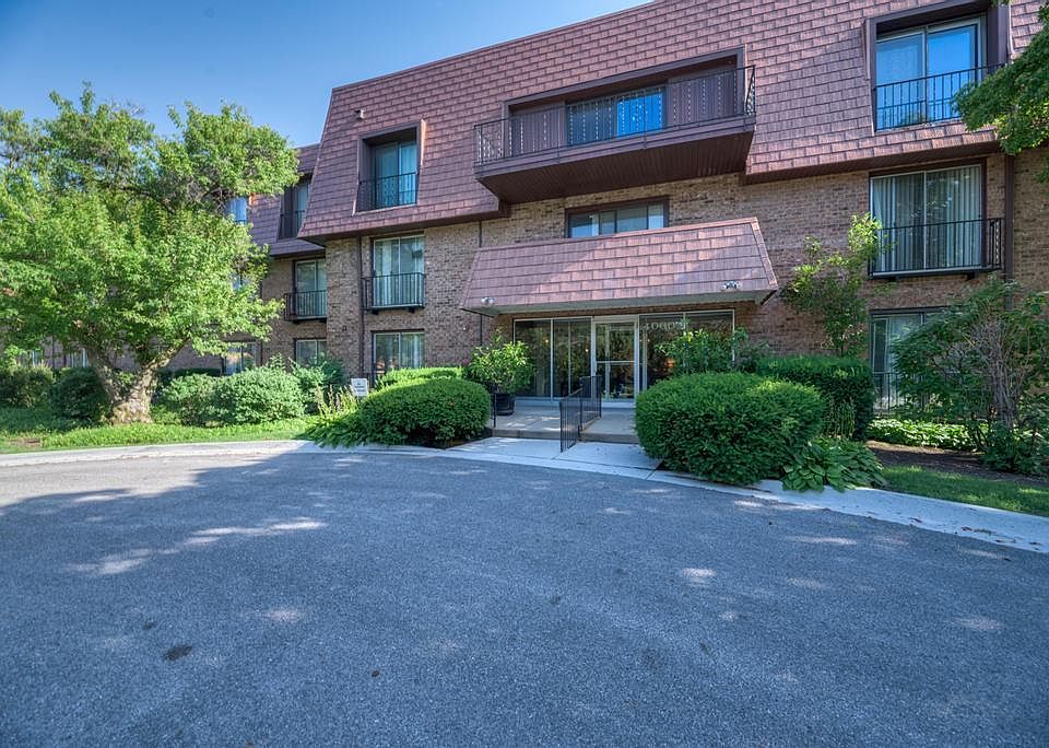 1st image of 4000 Dundee Rd APT 107
