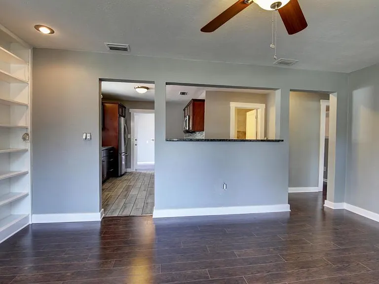 1421 Rogers St — Photo 5