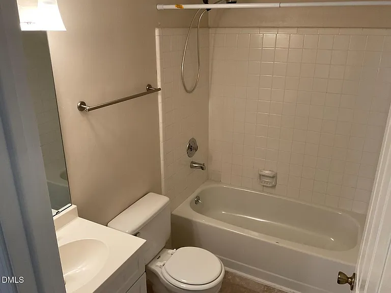 101 Luxon Pl — Photo 23