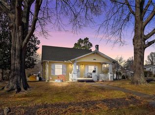 723 Summit St, Walnut Cove, NC 27052