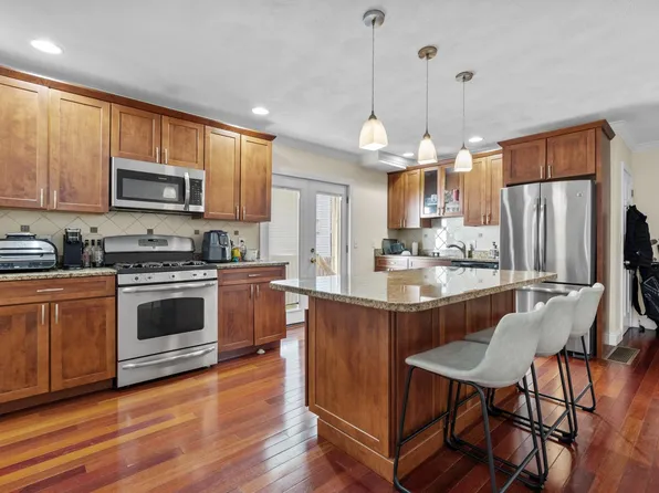 81 F St #1, South Boston, MA 02127