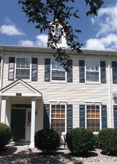 1st image of 1637 Liberty Cir