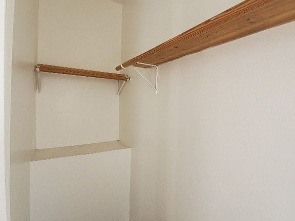 5th image of 526 Magnolia Ave APT 3