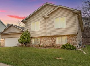 3191 Lakeridge Dr NW, Rochester, MN 55901