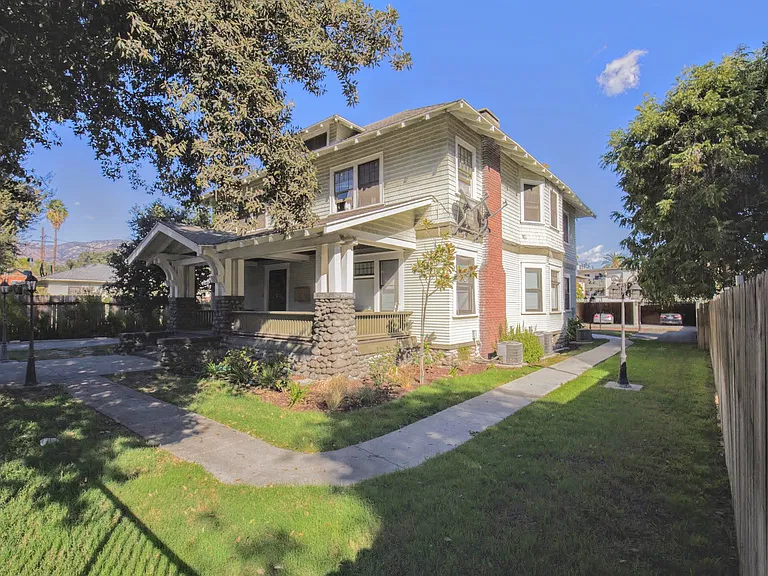 652 N Marengo Ave #102 — Photo 28