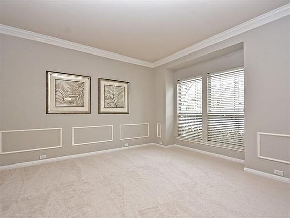 5th image of 7806 High Hollow Dr
