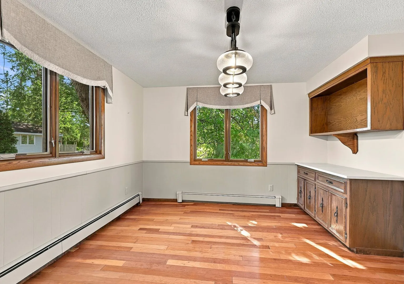 3 Bedroom House in Appleton — Photo 3