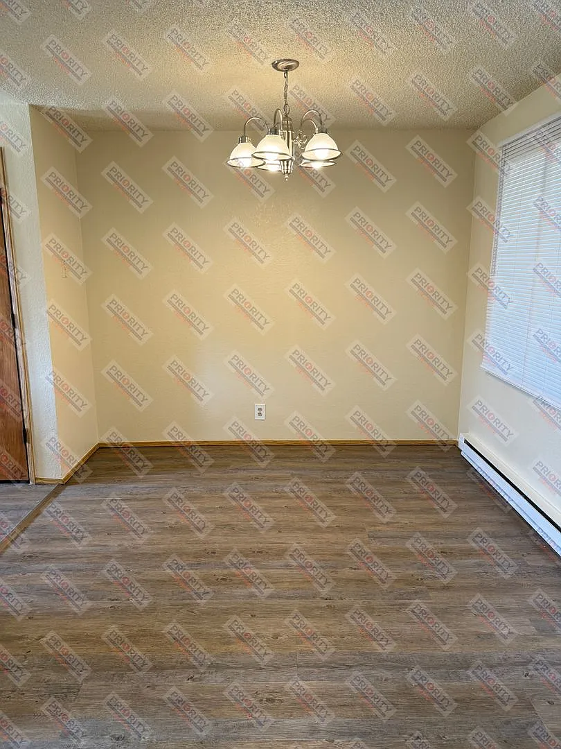 3 bedroom, 2.5 bath 1,256 sqft townhouse — Photo 3