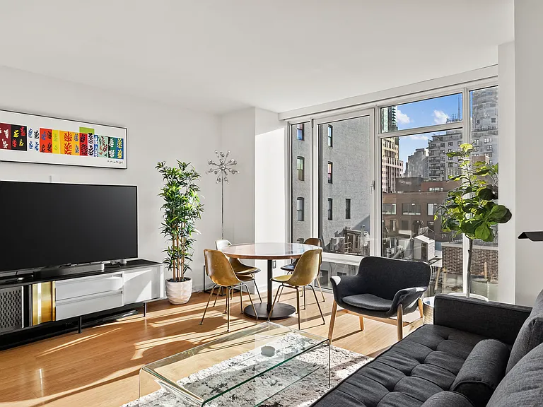 350 W 53rd St #A — Photo 1