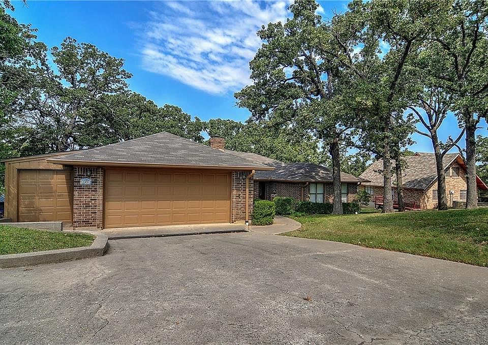 1st image of 120 Seminole Dr