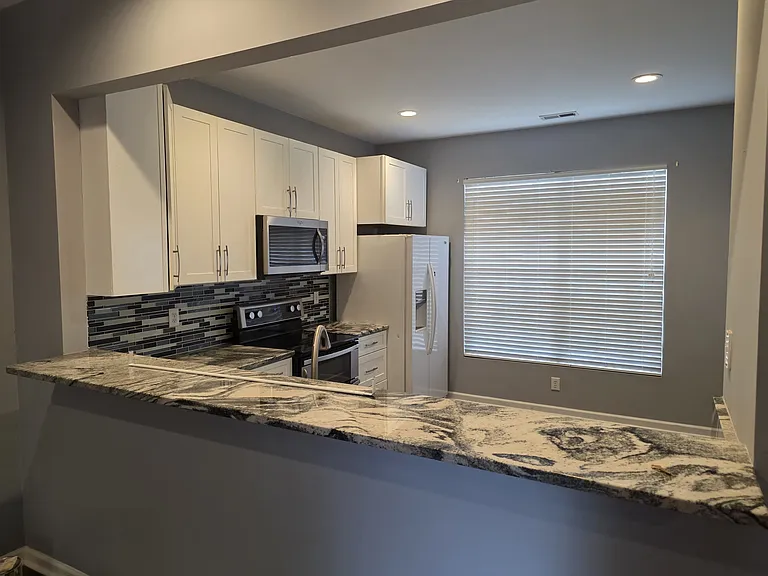 5105 Twelvepole Dr — Photo 9