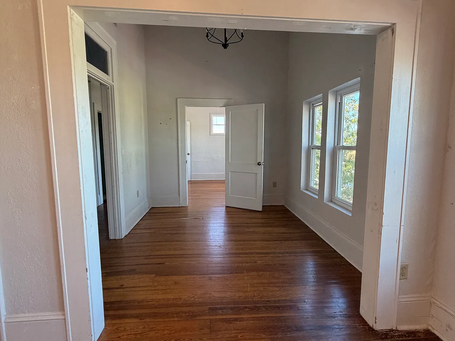 2 bed, 900 sqft, $1,500 — Photo 3