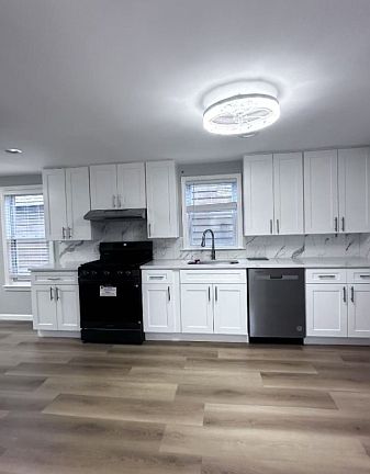 4th image of 77 Rector St