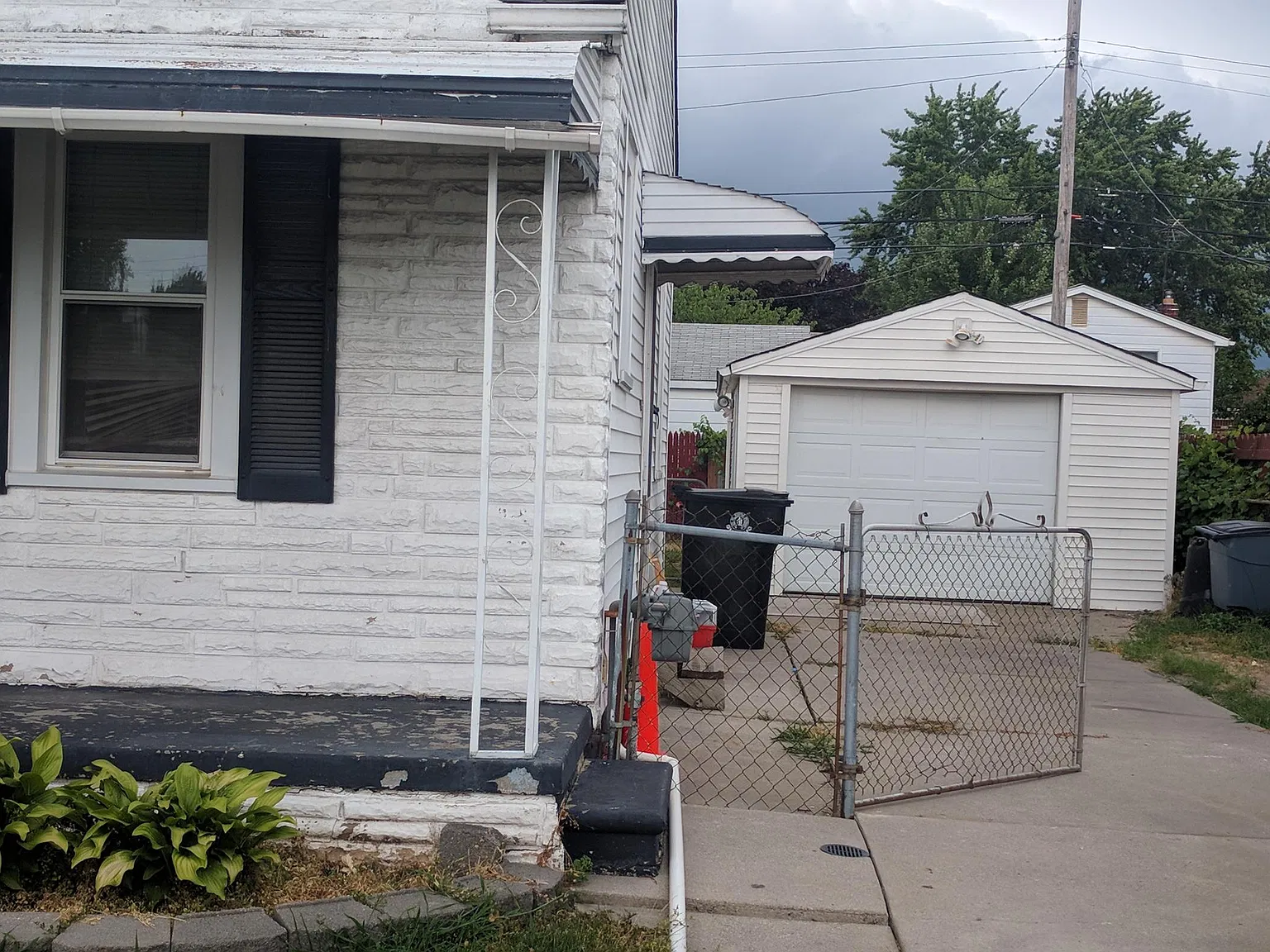 2 bed, 676 sqft, $1,275 — Photo 2