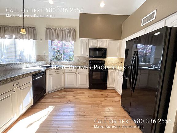 5th image of 941 N Florence Dr