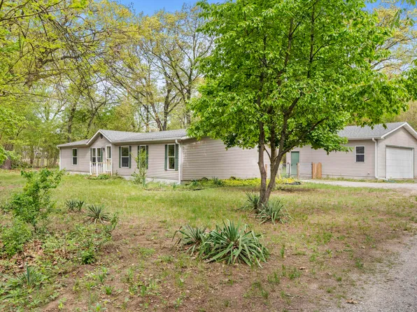 575 E 900 N, Wheatfield, IN 46392