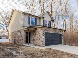 17740 Lange Ave, Brownstown, MI