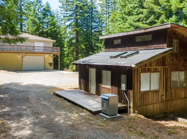 4612 Greenwood Heights Dr, Kneeland, CA 95549