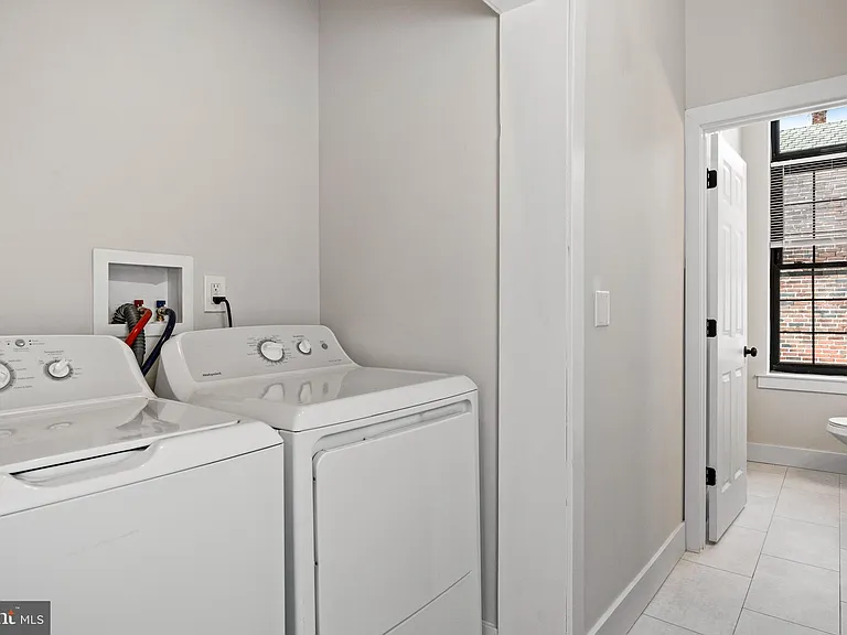 420 Chestnut St #2 — Photo 4