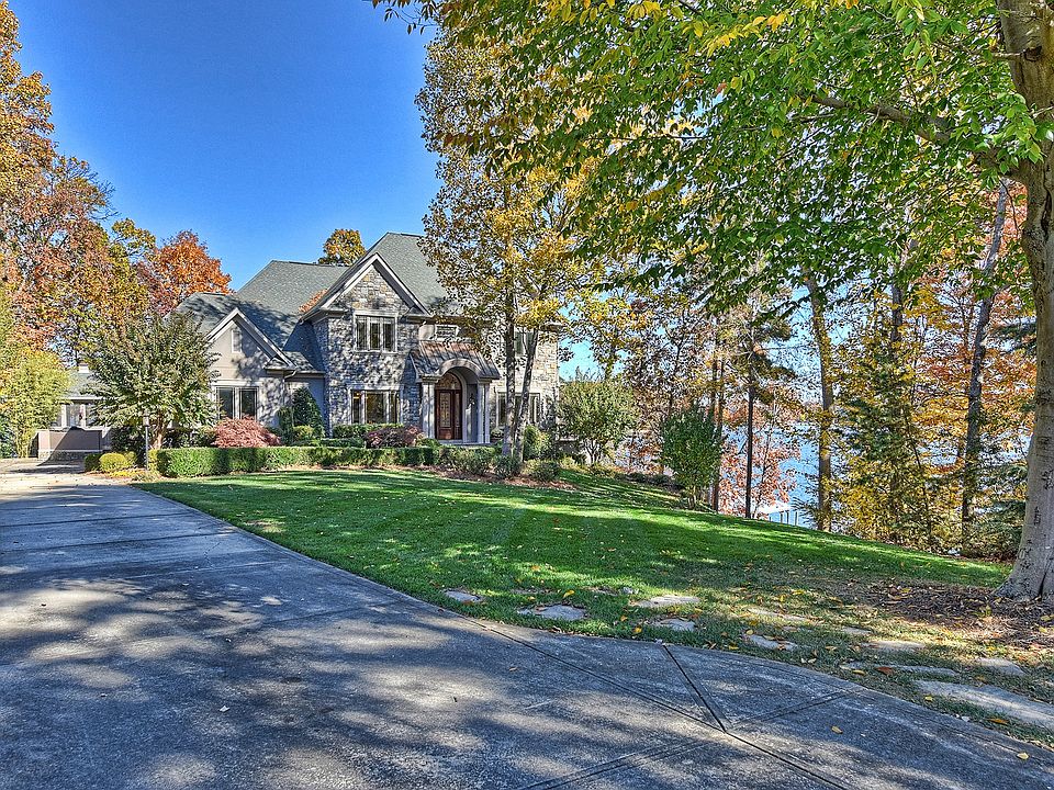 1st image of 252 Pinnacle Shores Dr