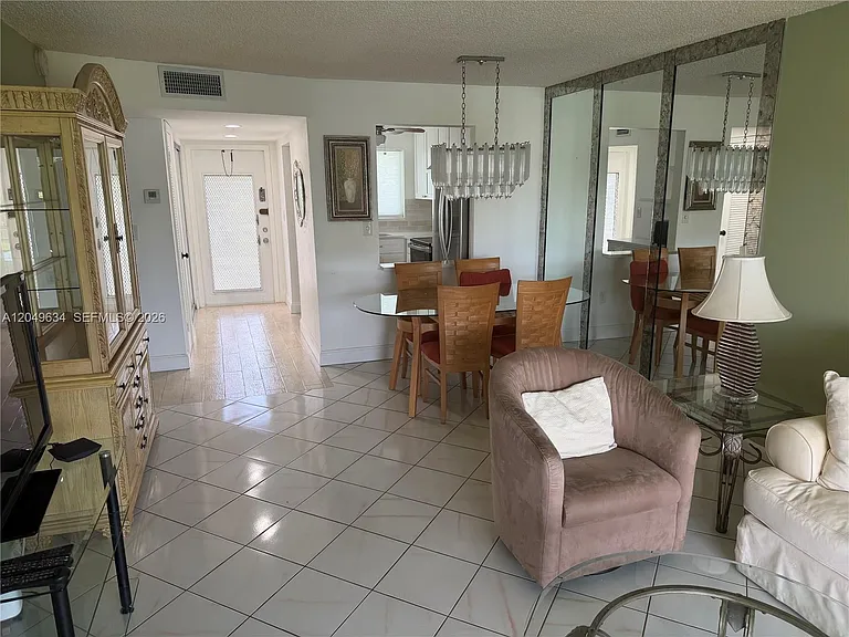 8135 Sunrise Lakes Blvd #210 — Photo 23